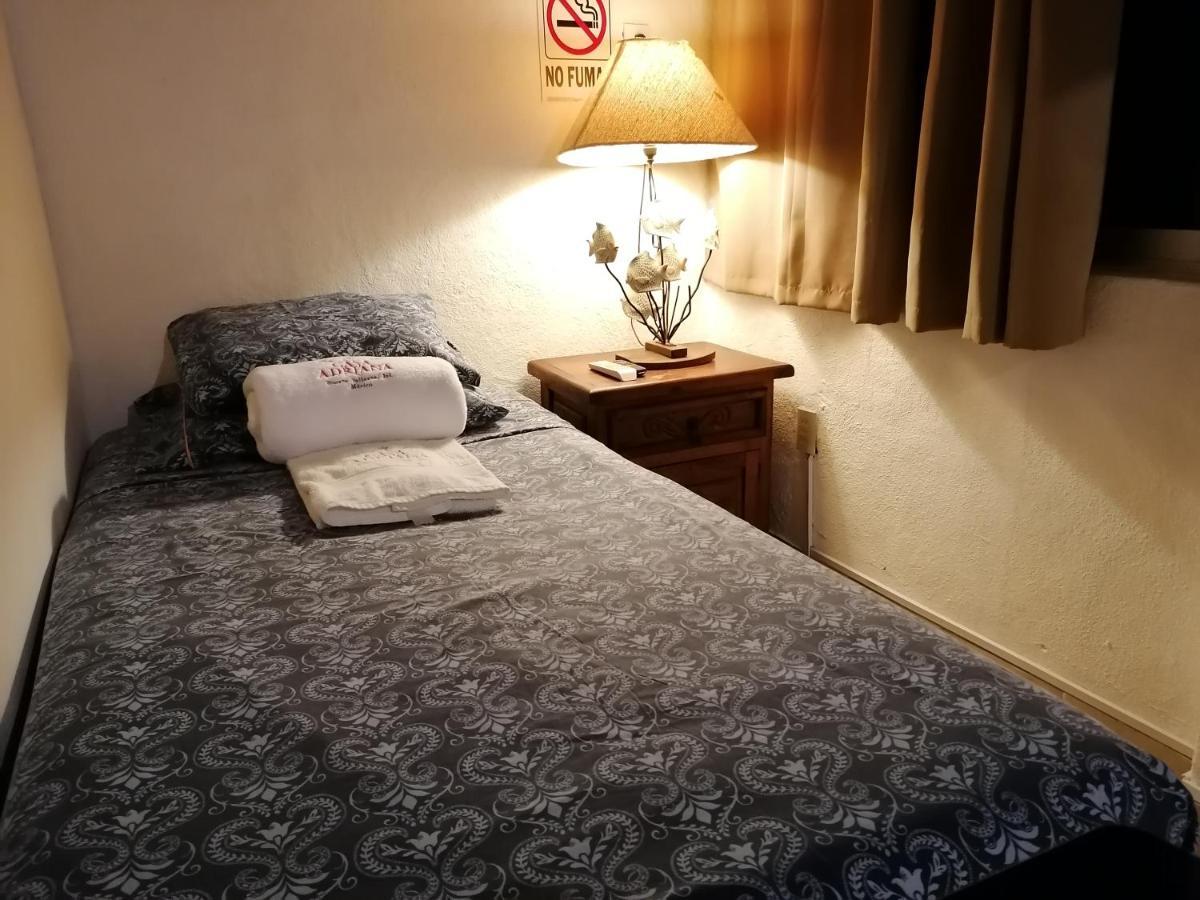 Casa Adriana VIP Backpackers Vandrarhem Puerto Vallarta Exteriör bild
