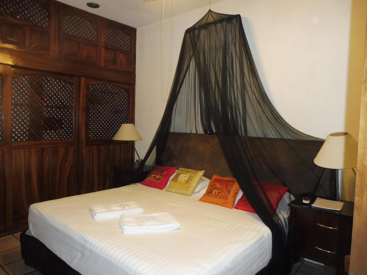 Casa Adriana VIP Backpackers Vandrarhem Puerto Vallarta Exteriör bild